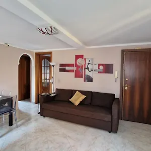 apt-puffy-house.hotelitalianriviera.com/